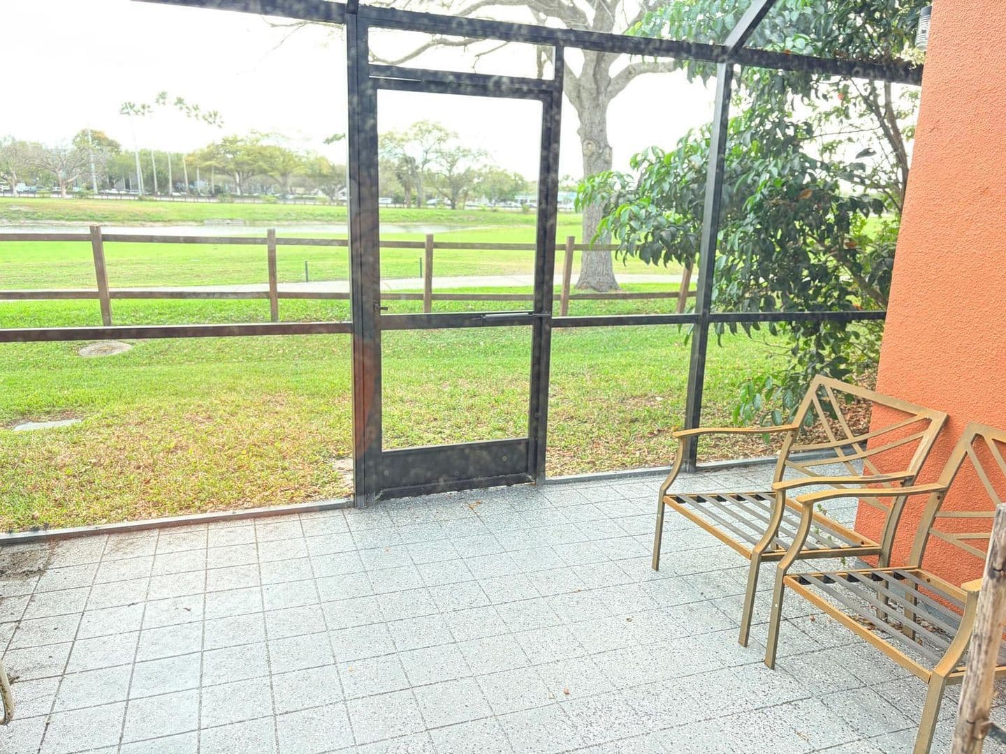 PEMBROKE PINES House: 1641 FAIRWAY RD #0