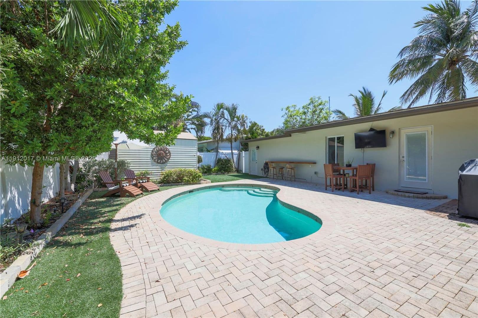 POMPANO BEACH House: 1311 NE 26TH TER #1311
