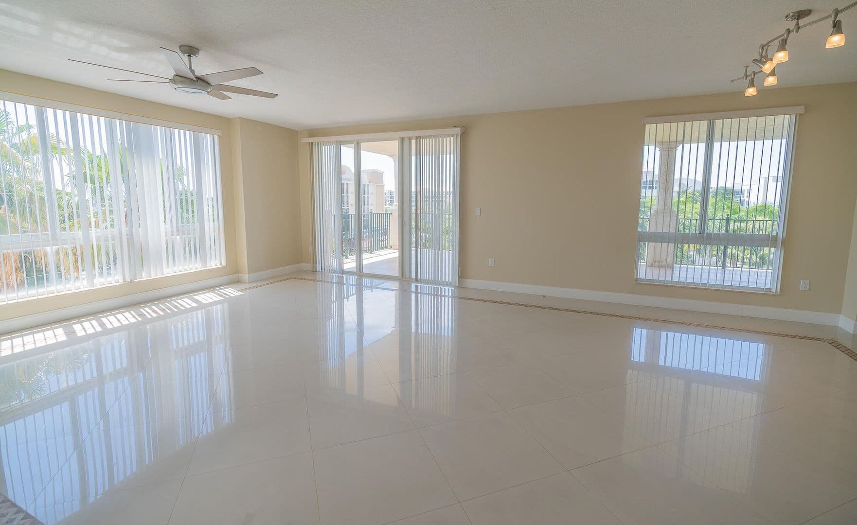 DEERFIELD BEACH House: 9 NE 20TH AVE #APT 501