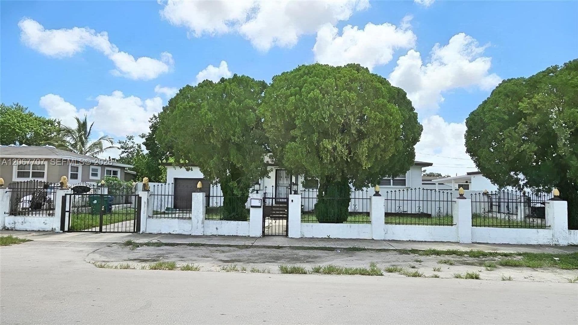 MIAMI GARDENS House: 18011 NW 6TH PL