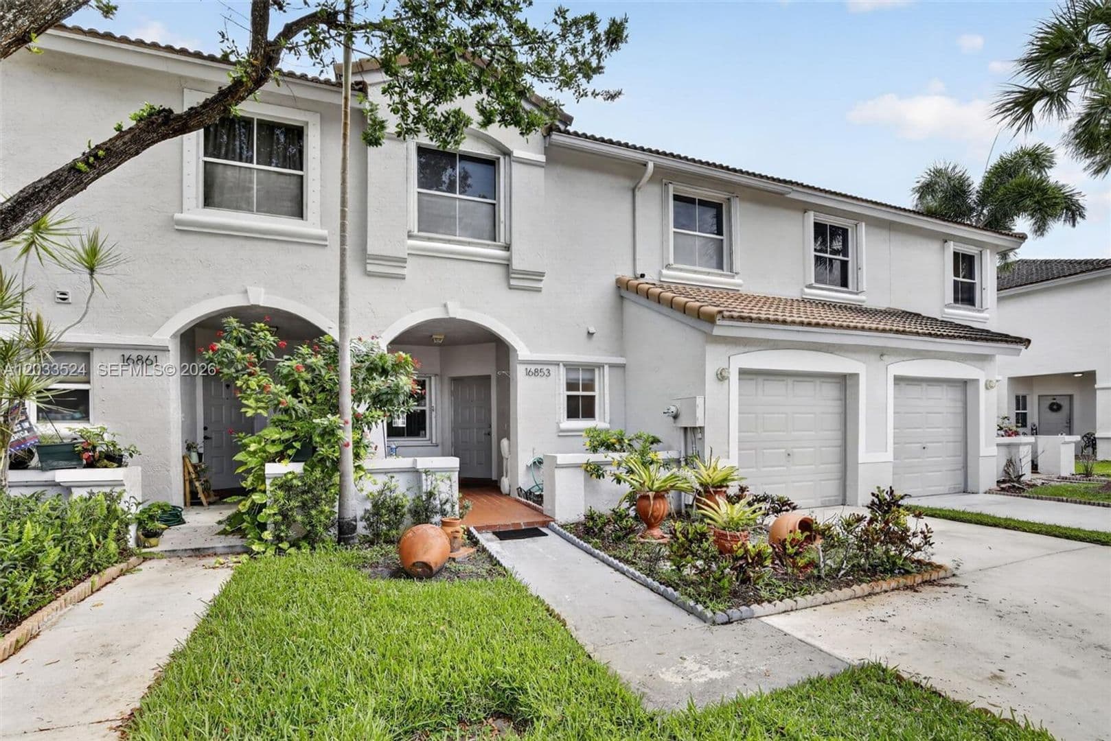 PEMBROKE PINES House: 16853 SW 1ST ST