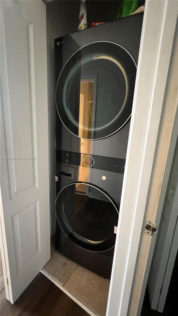 HOLLYWOOD House: 2620 PIERCE ST #TOWNHOUSE A3