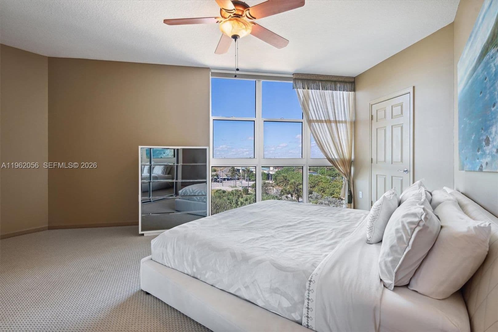 HOLLYWOOD House: 6051 N OCEAN DR #APT 602
