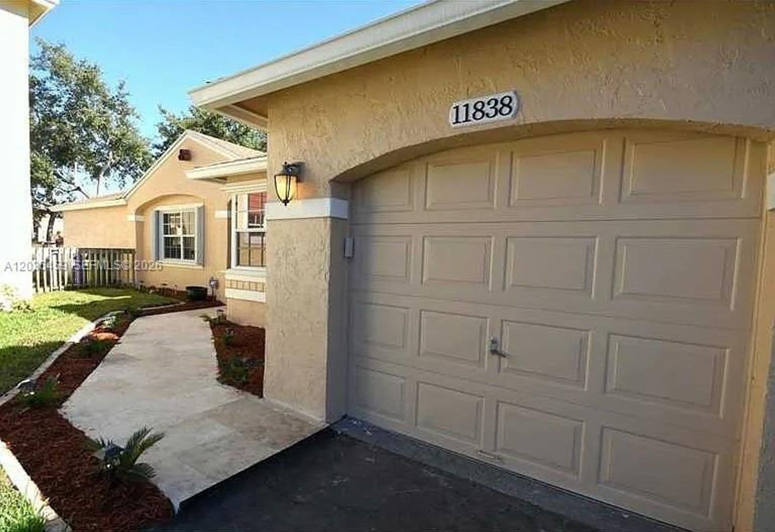 PEMBROKE PINES House: 11838 NW 13TH ST #11838