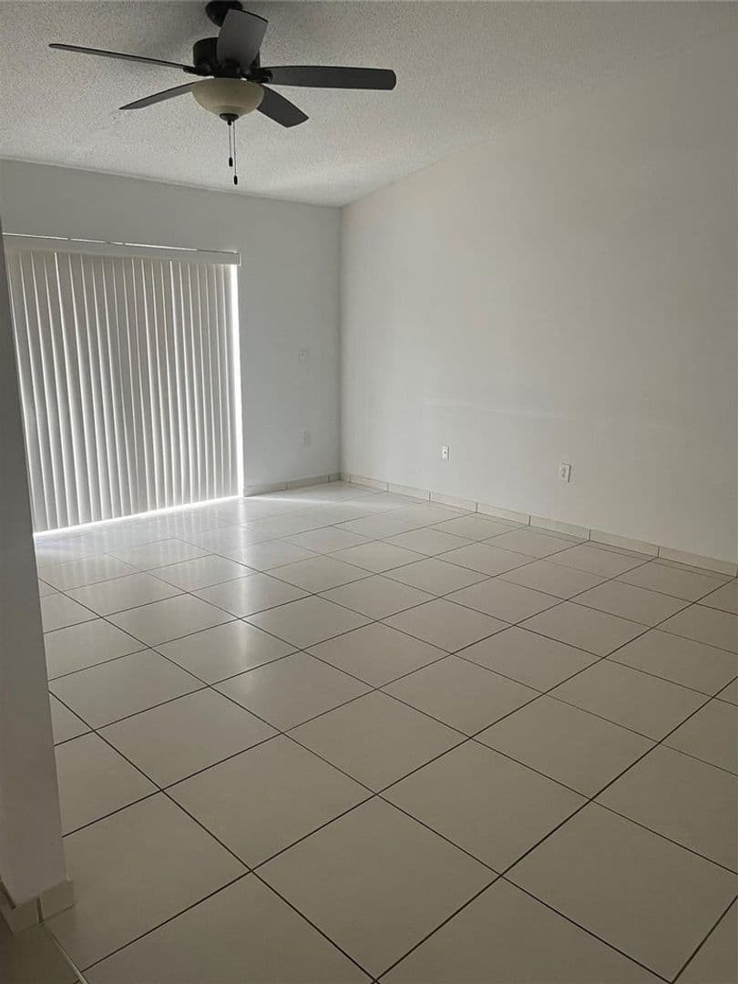PLANTATION House: 13412 NW 5TH PL #13412
