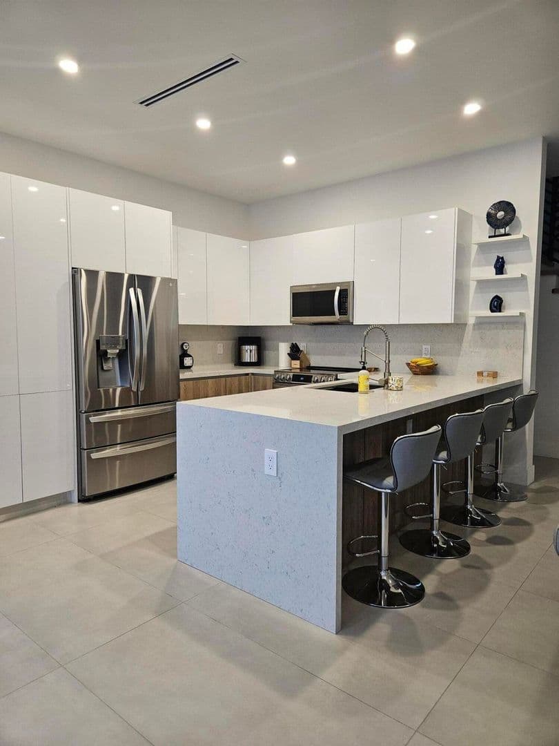 POMPANO BEACH House: 2275 SE 7TH ST #2275