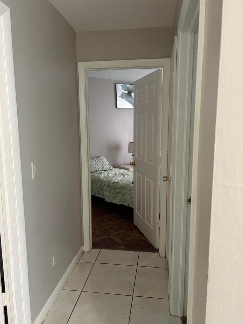 BOYNTON BEACH House: 806 NW 1ST ST
