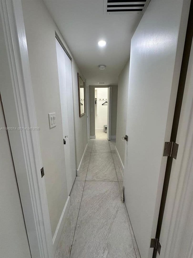 HOLLYWOOD House: 2751 S OCEAN DR #APT 508S