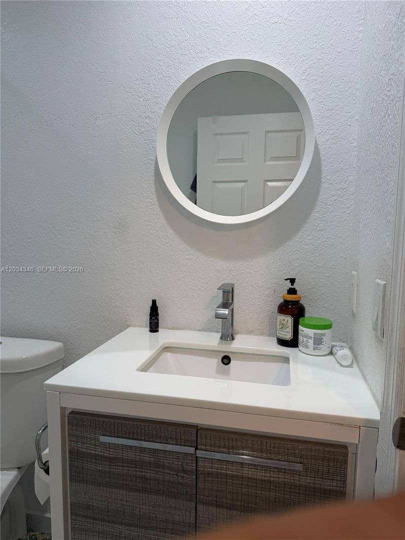 PEMBROKE PINES House: 11727 NW 12TH ST #11727