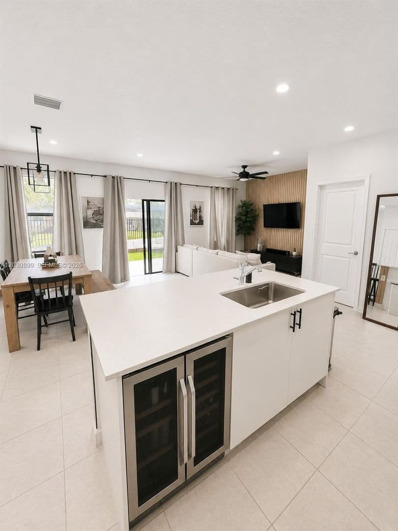 MIAMI GARDENS House: 452 NW 203RD TER