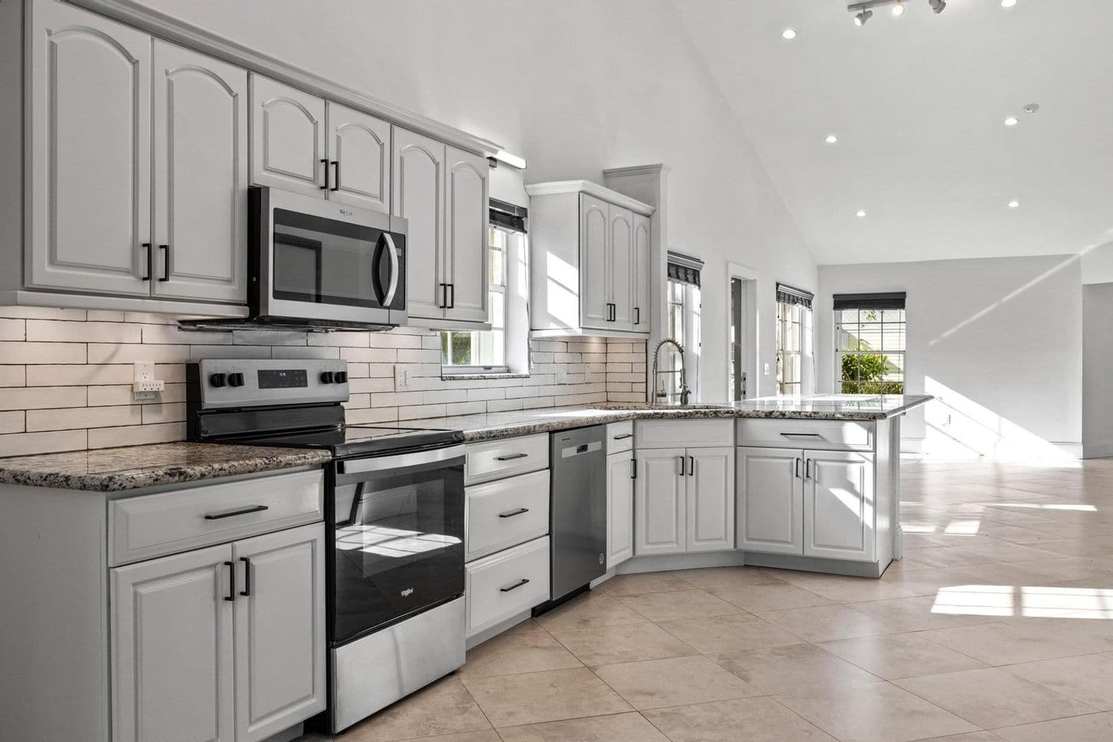DAVIE House: 11110 SW 9TH PL