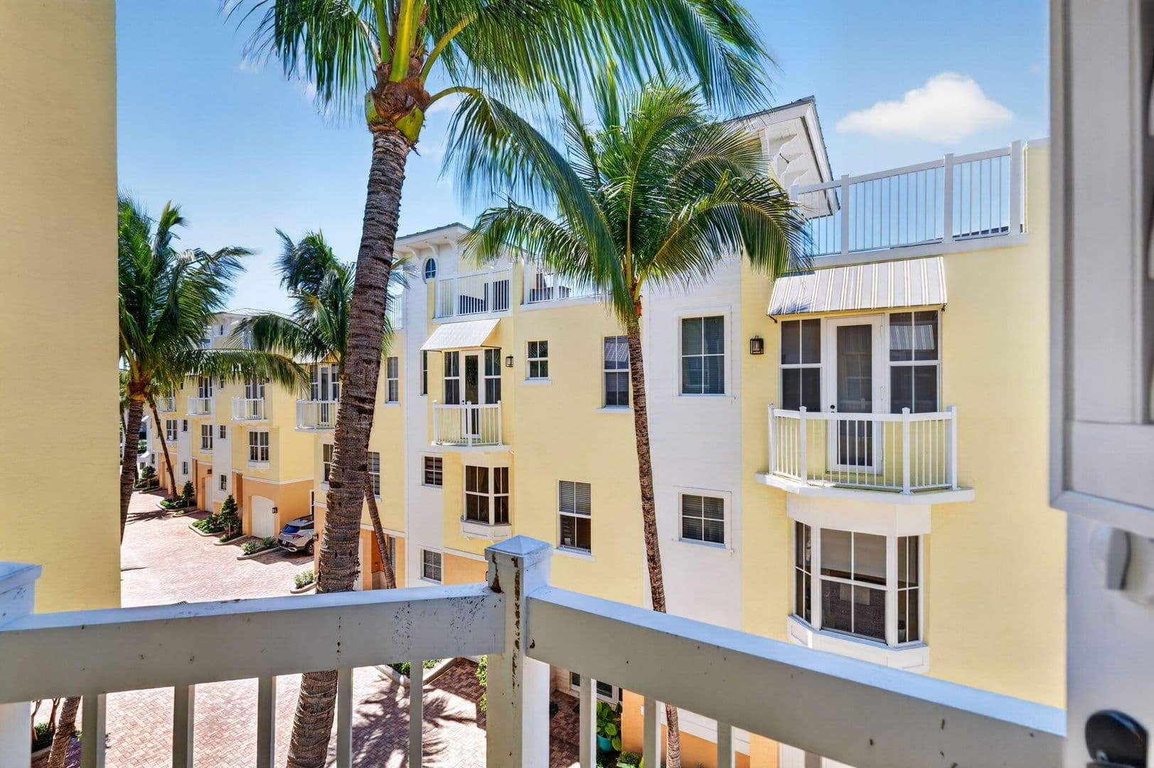 LAUDERDALE BY THE SEA House: 4332 SEAGRAPE DR #APT 4