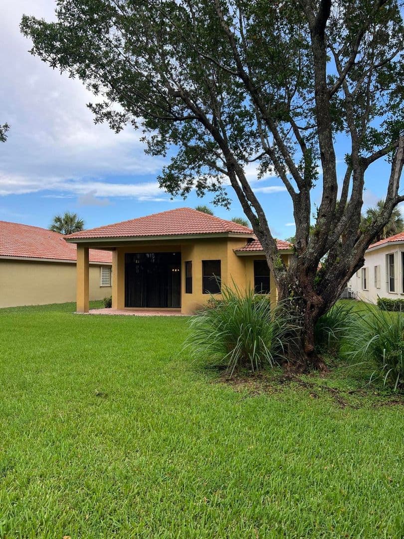 DELRAY BEACH House: 9774 ISLES CAY DR