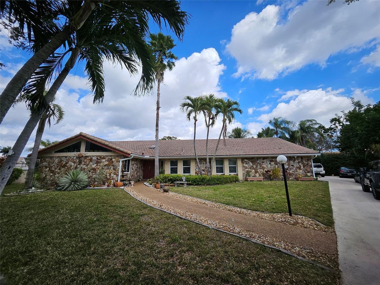 CORAL SPRINGS House: 197 NW 113TH WAY #197
