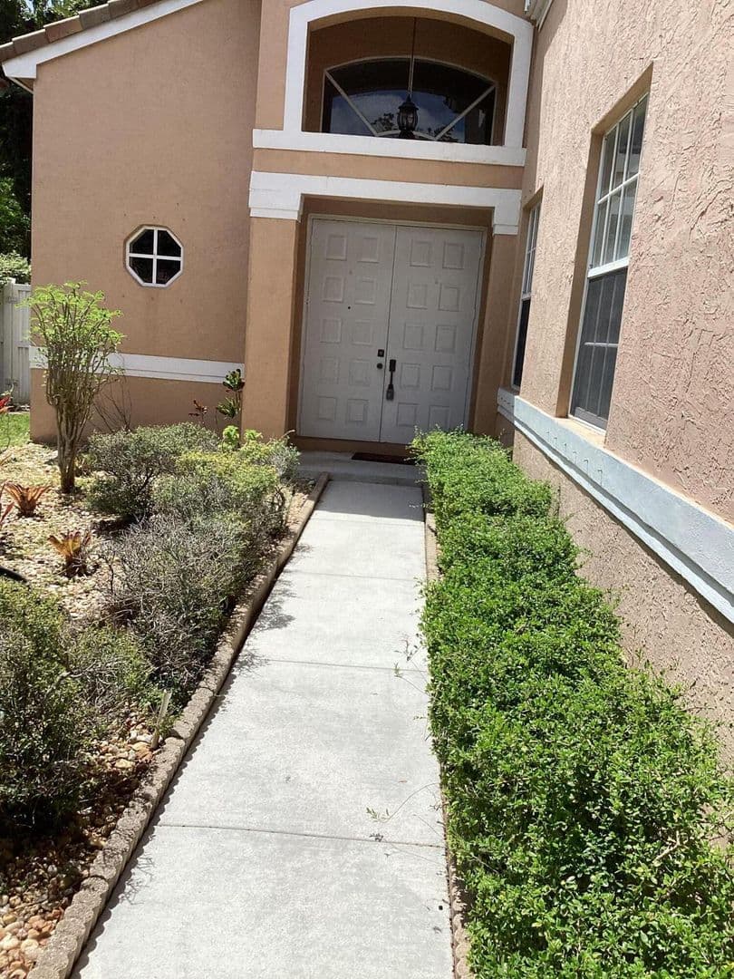 PEMBROKE PINES House: 19440 SW 2ND ST #19440