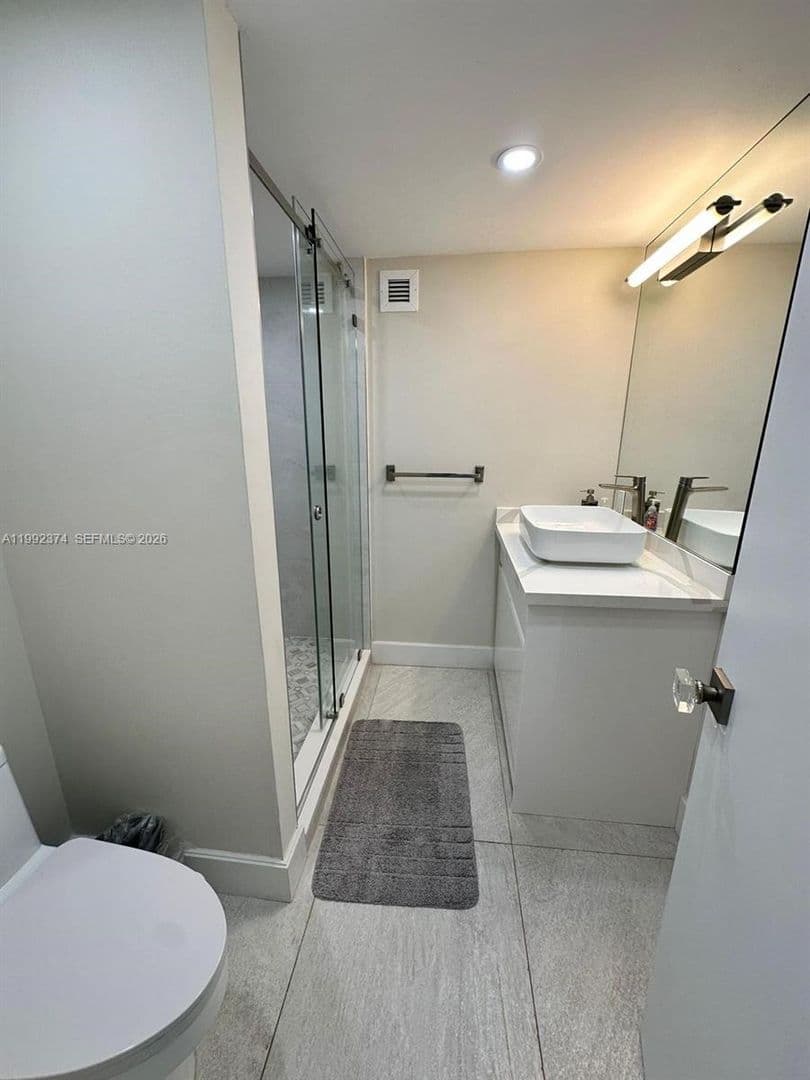HOLLYWOOD House: 2751 S OCEAN DR #APT 508S
