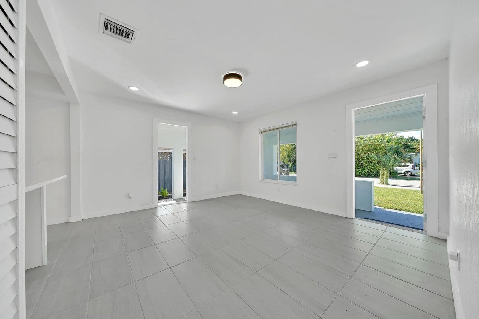 FORT LAUDERDALE House: 1108 NE 16TH ST #1106