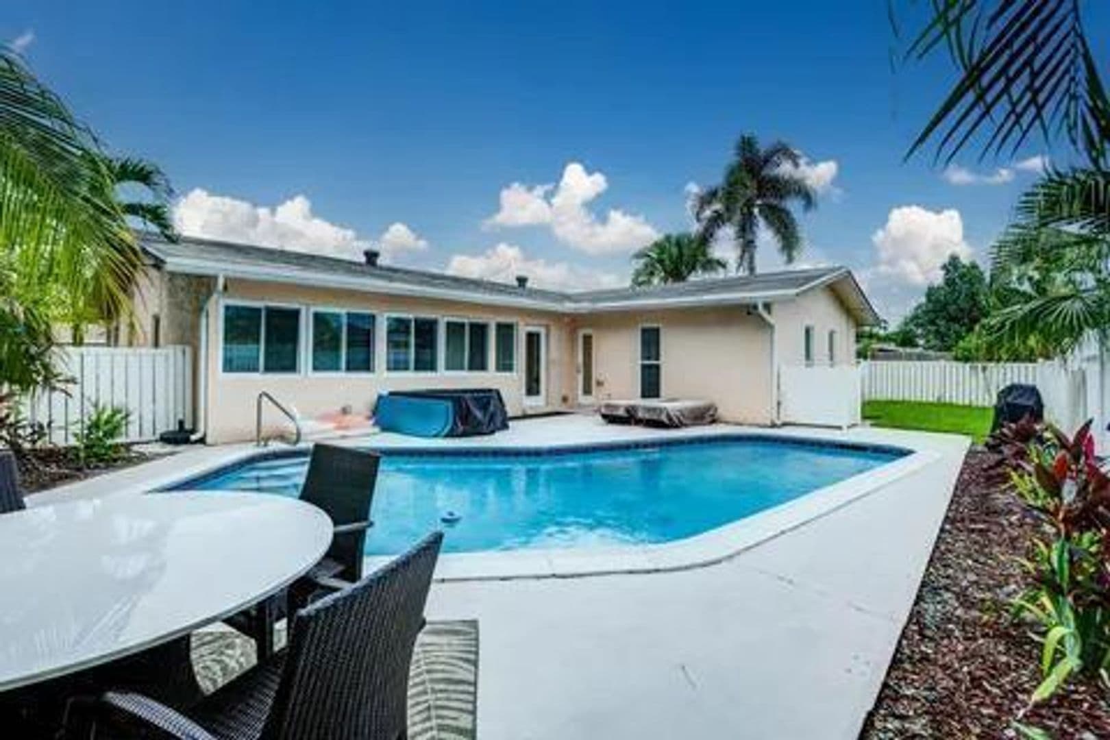 FORT LAUDERDALE House: 3170 NW 68TH COURT #0