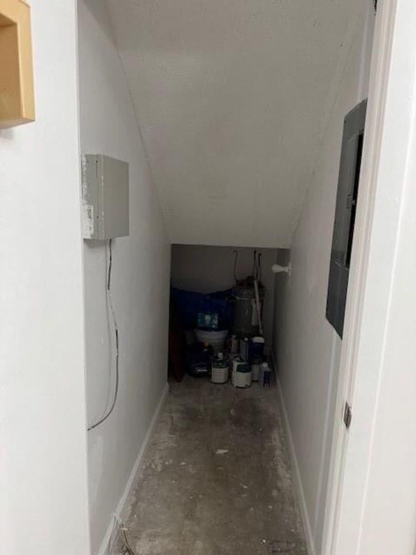 DAVIE House: 1210 SW 118TH TER #1210