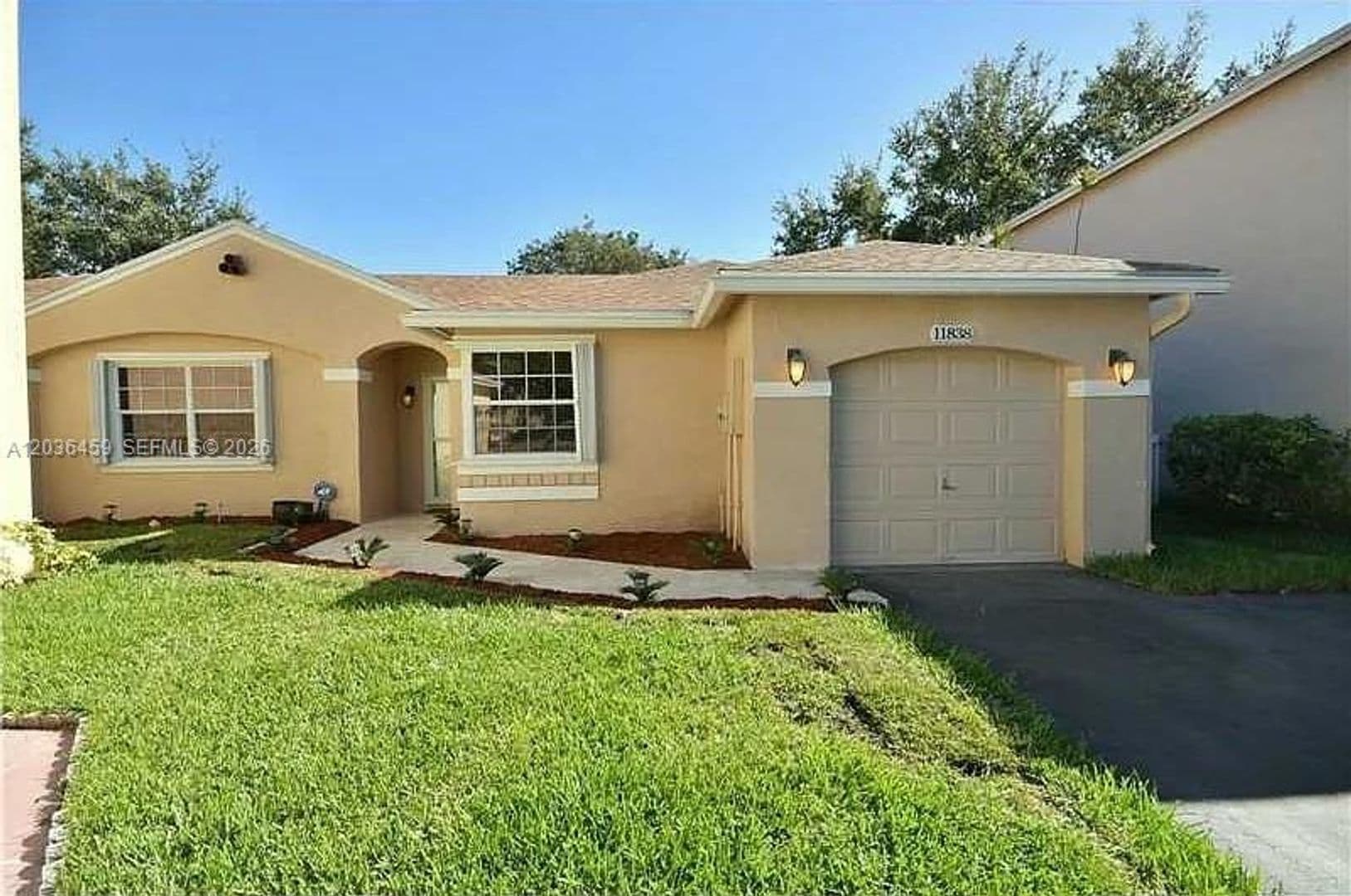 PEMBROKE PINES House: 11838 NW 13TH ST #11838
