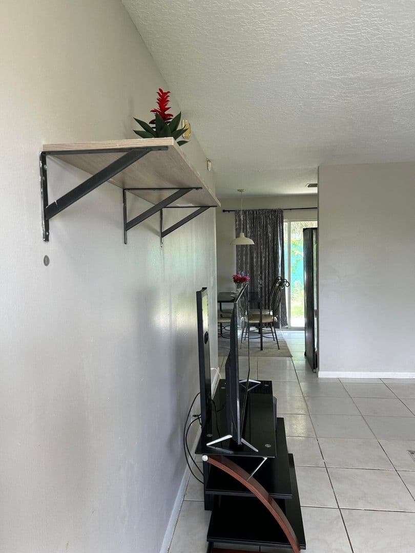 BOYNTON BEACH House: 806 NW 1ST ST