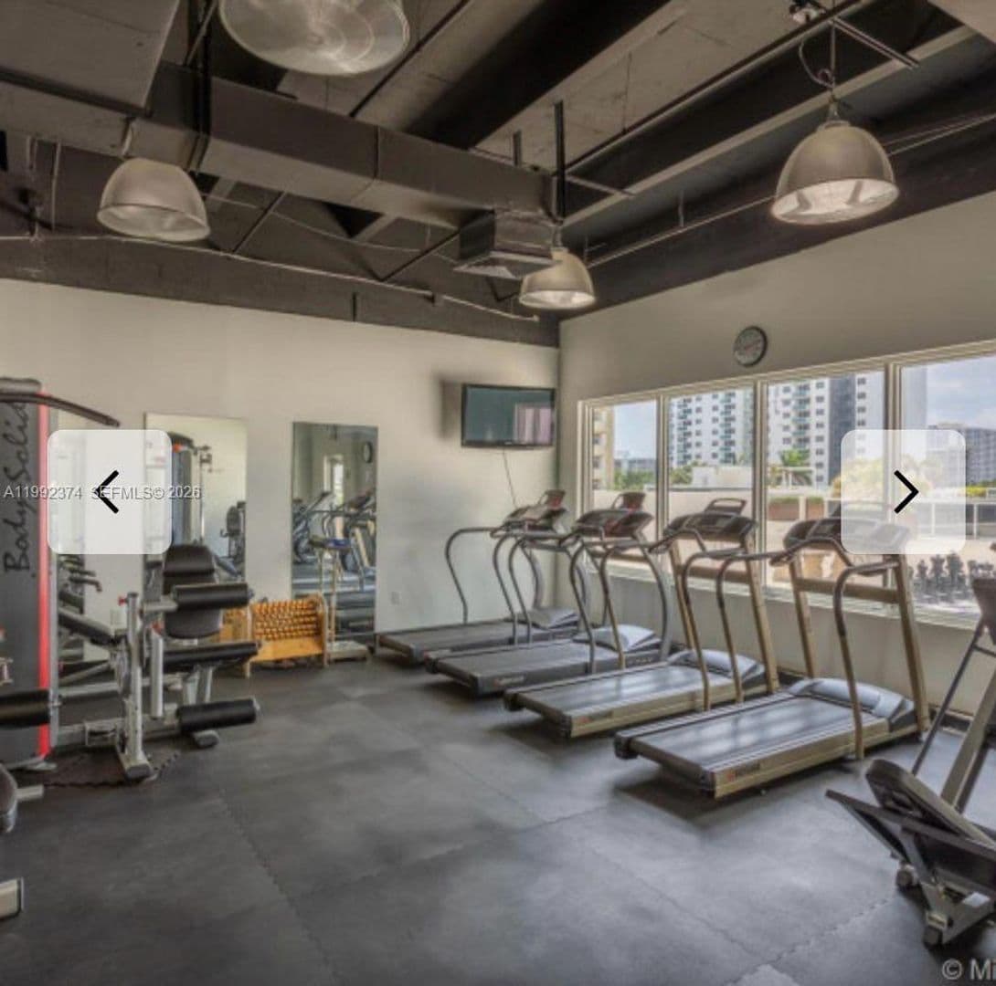 HOLLYWOOD House: 2751 S OCEAN DR #APT 508S