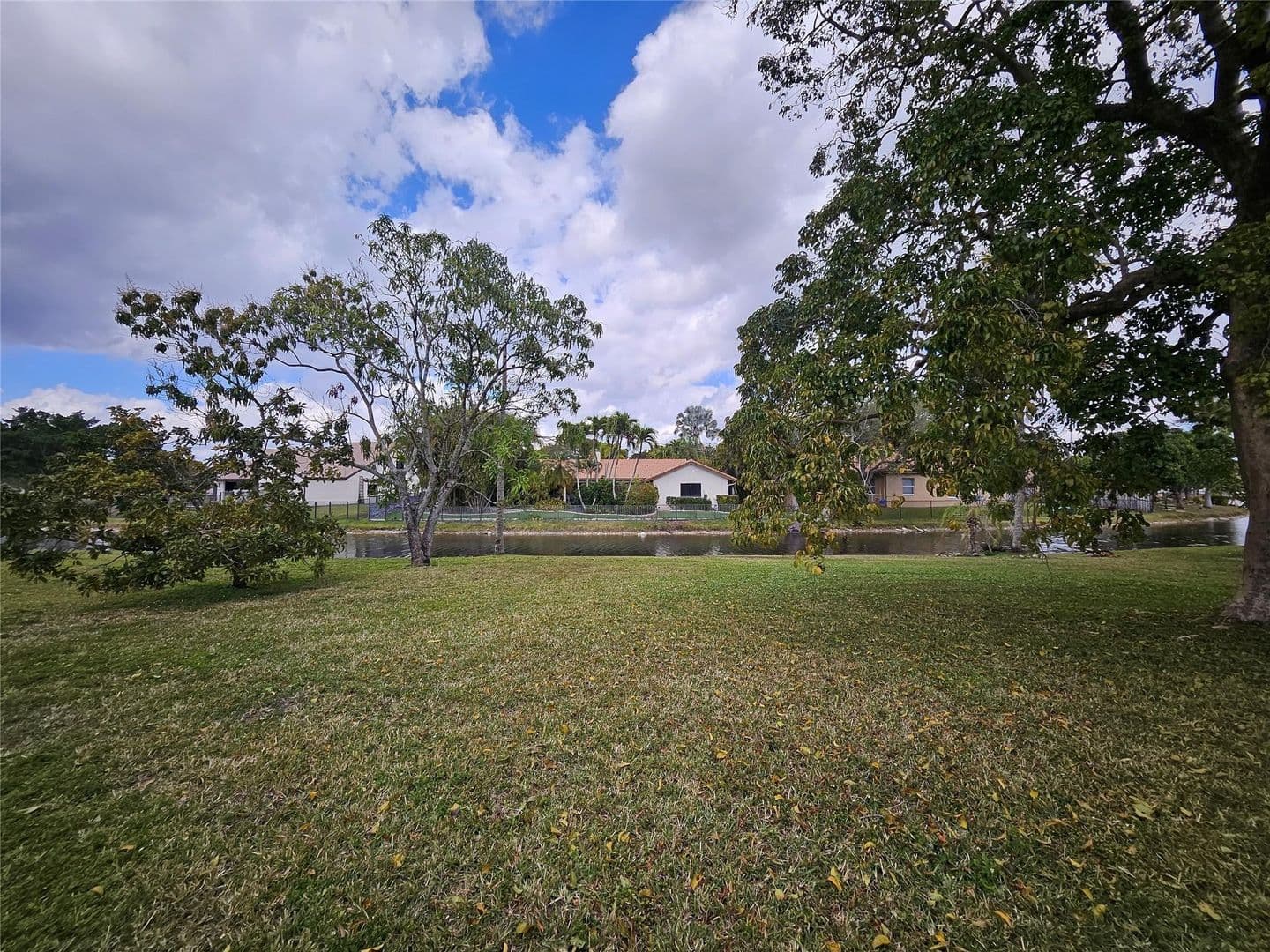 CORAL SPRINGS House: 197 NW 113TH WAY #197