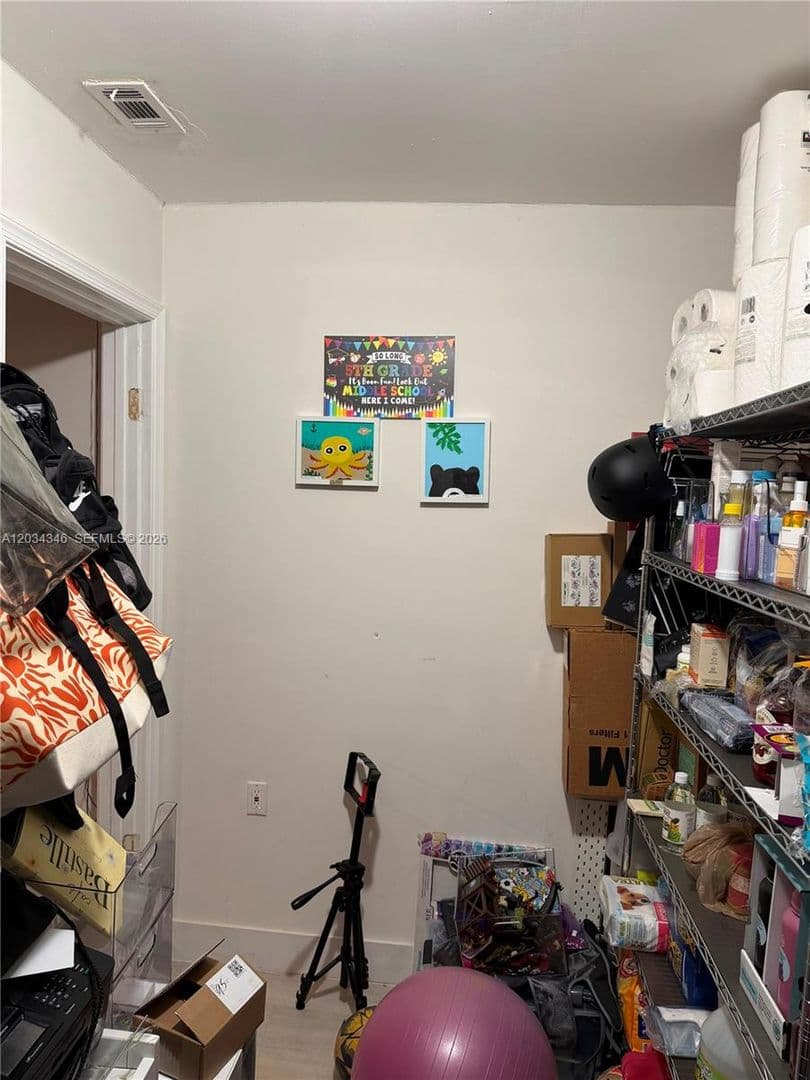 PEMBROKE PINES House: 11727 NW 12TH ST #11727