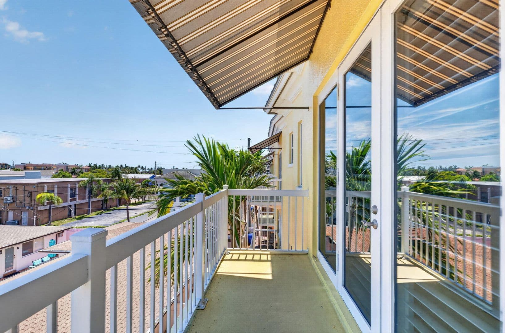 LAUDERDALE BY THE SEA House: 4332 SEAGRAPE DR #APT 4