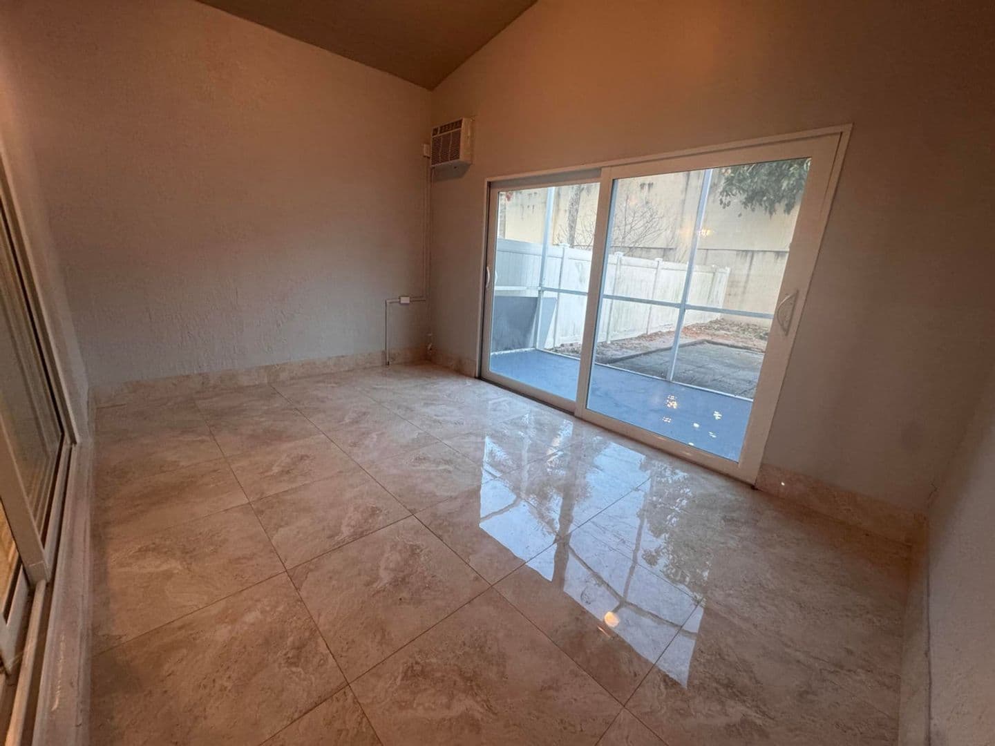COCONUT CREEK House: 4044 NW 62ND CT #4044