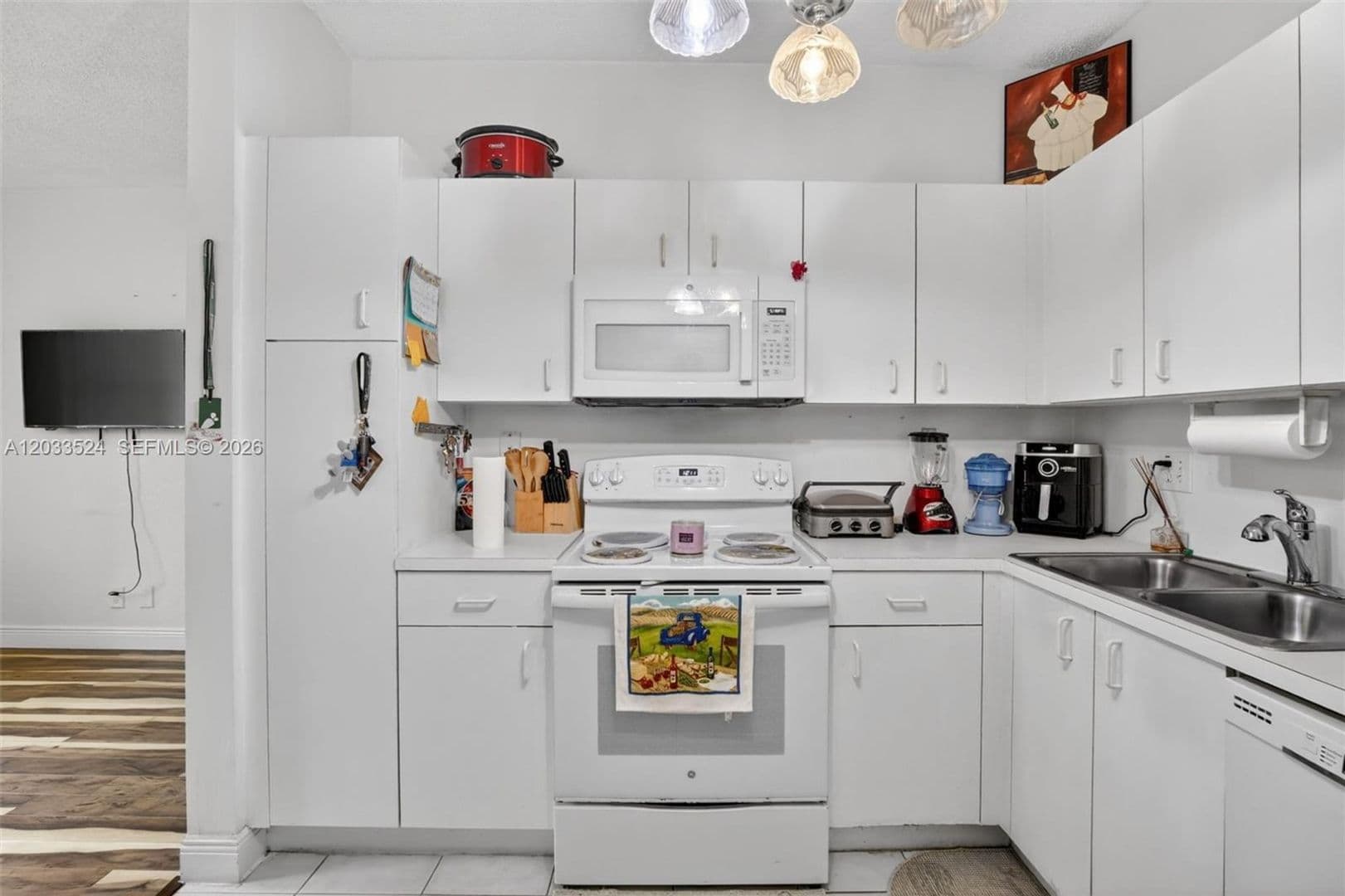 PEMBROKE PINES House: 16853 SW 1ST ST
