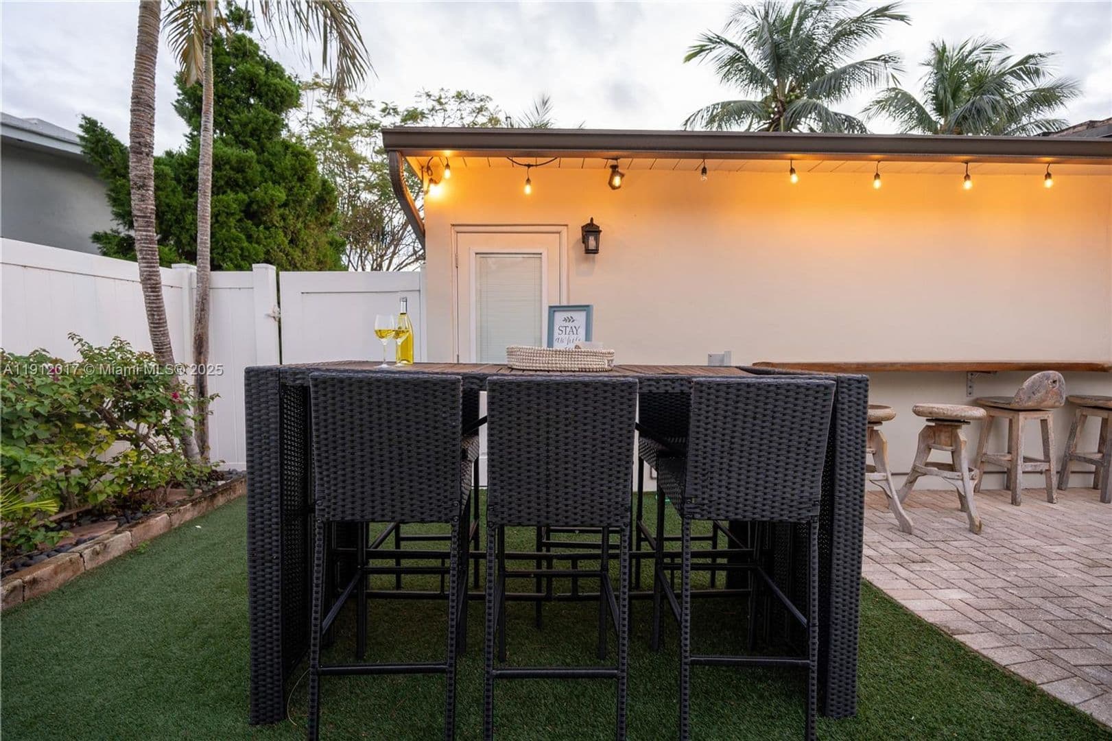 POMPANO BEACH House: 1311 NE 26TH TER #1311