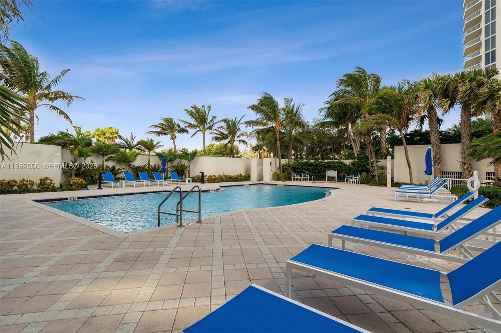 HOLLYWOOD House: 6051 N OCEAN DR #APT 602