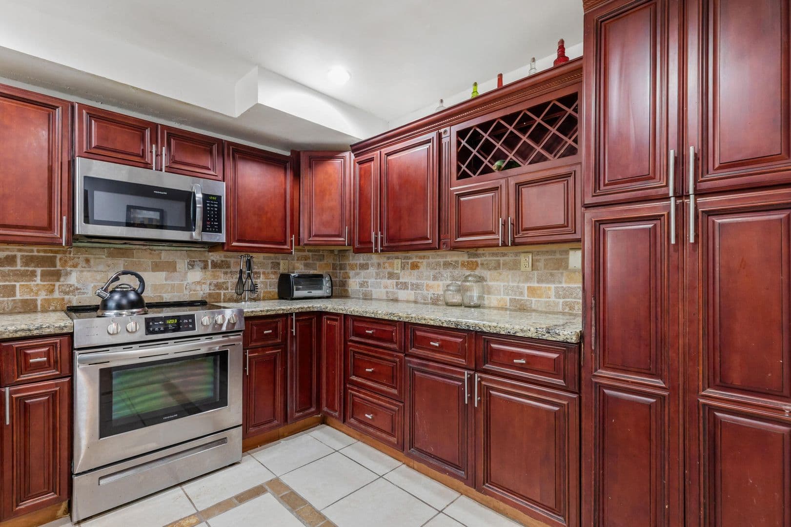 MIAMI House: 475 NE 113TH ST