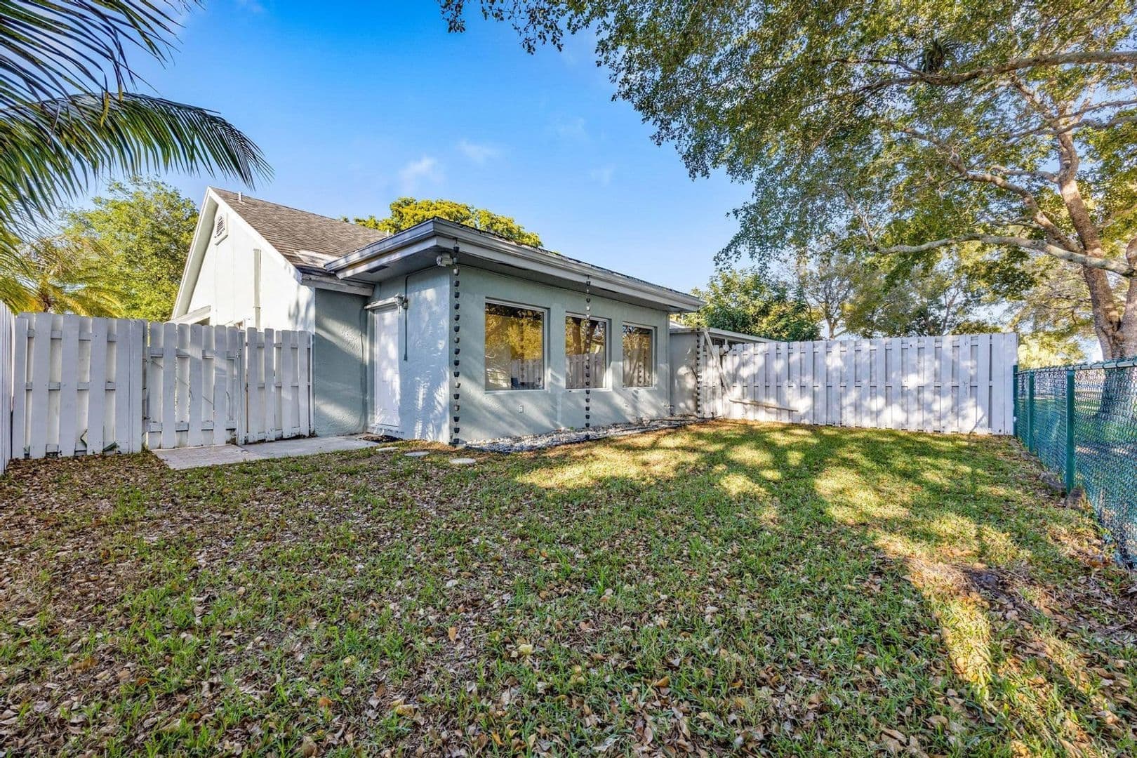 DAVIE House: 11110 SW 9TH PL