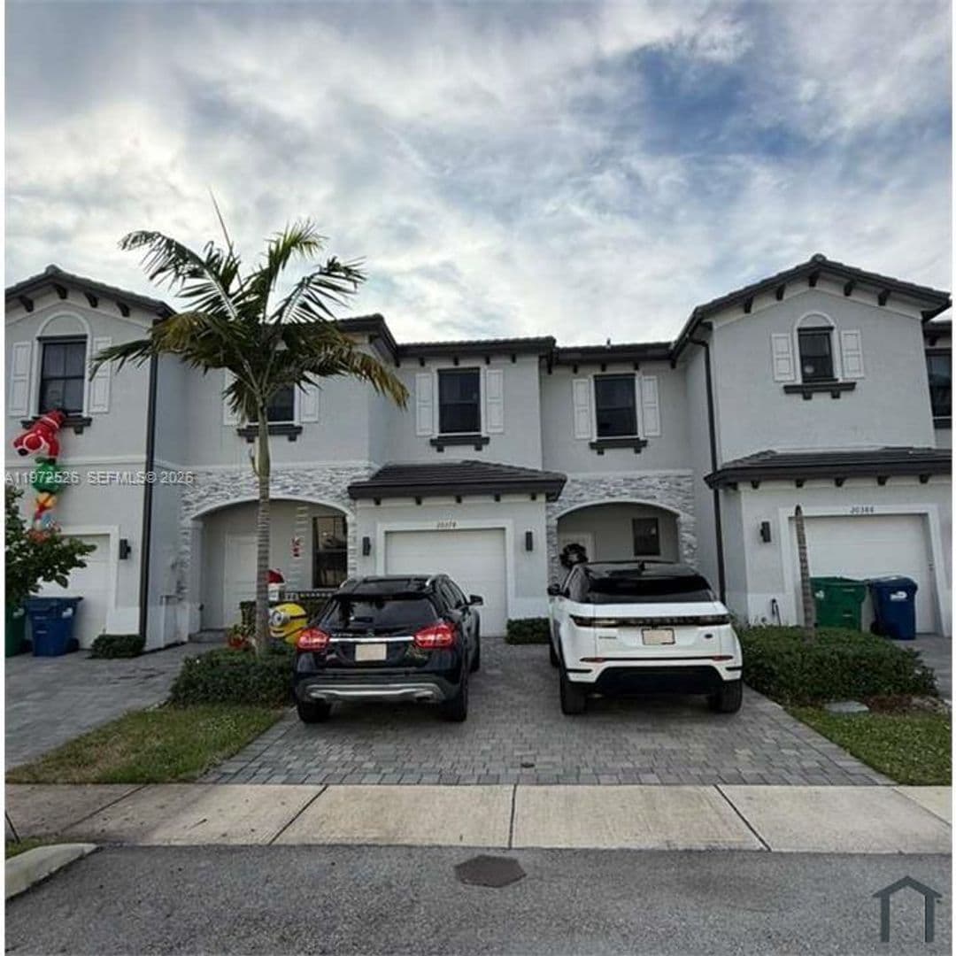 MIAMI GARDENS House: 20378 NW 6TH AVE