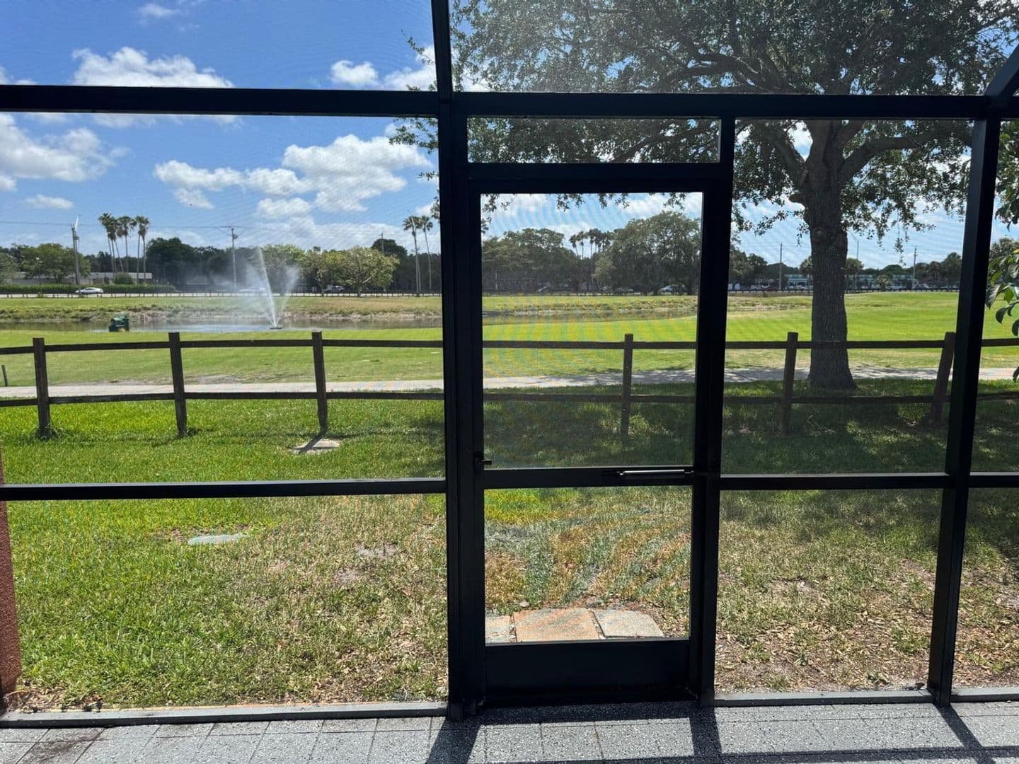 PEMBROKE PINES House: 1641 FAIRWAY RD #0
