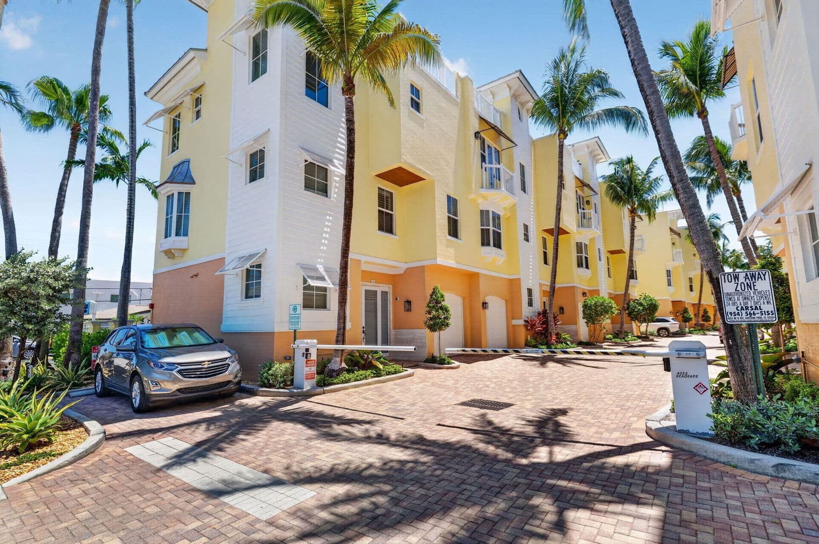 LAUDERDALE BY THE SEA House: 4332 SEAGRAPE DR #APT 4