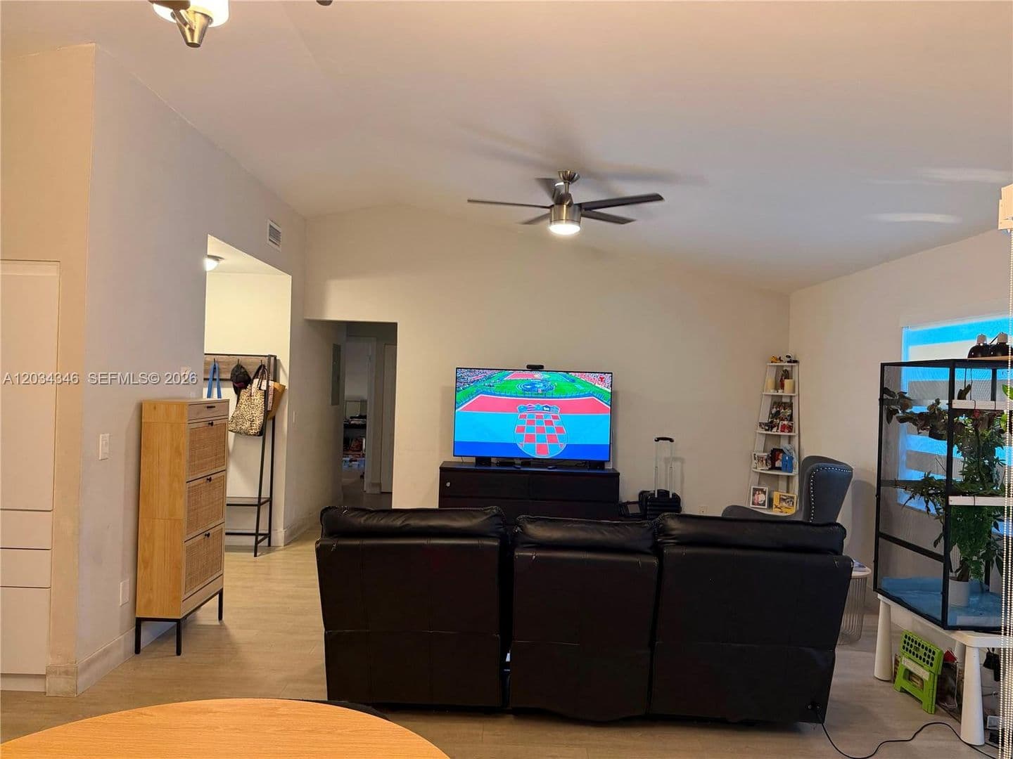 PEMBROKE PINES House: 11727 NW 12TH ST #11727
