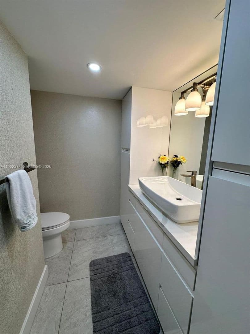 HOLLYWOOD House: 2751 S OCEAN DR #APT 508S