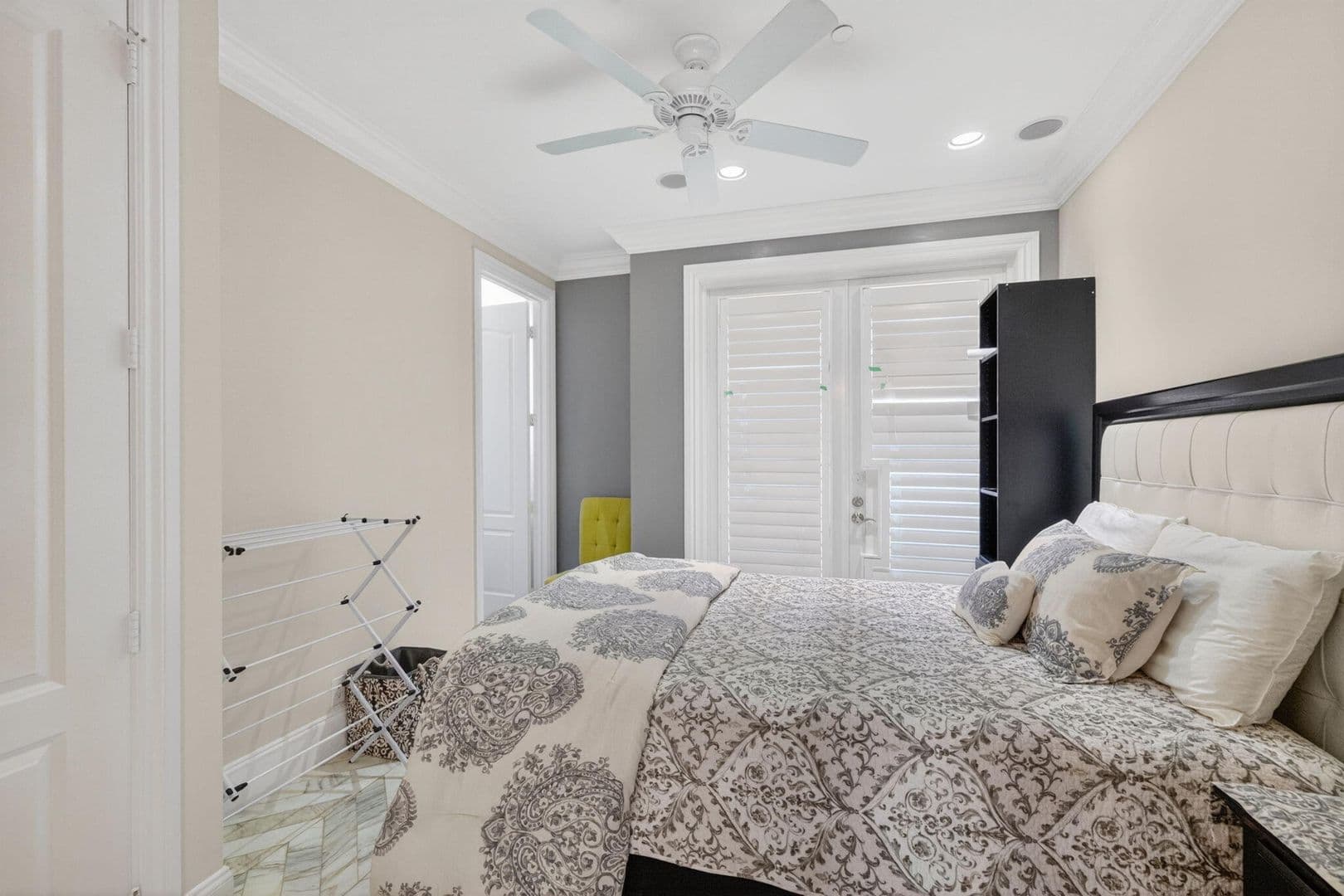 LAUDERDALE BY THE SEA House: 4332 SEAGRAPE DR #APT 4