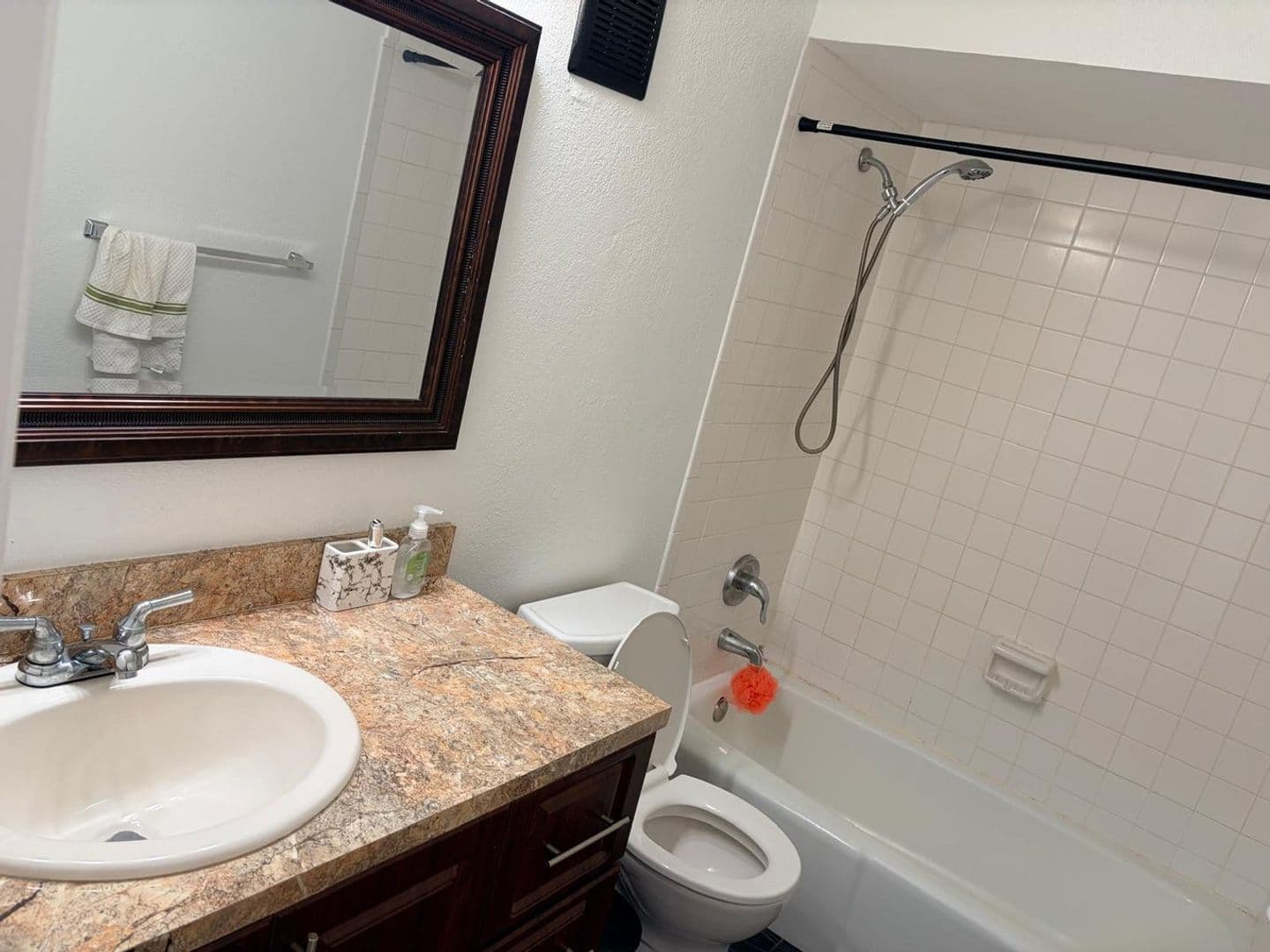 PEMBROKE PINES House: 1641 FAIRWAY RD #0