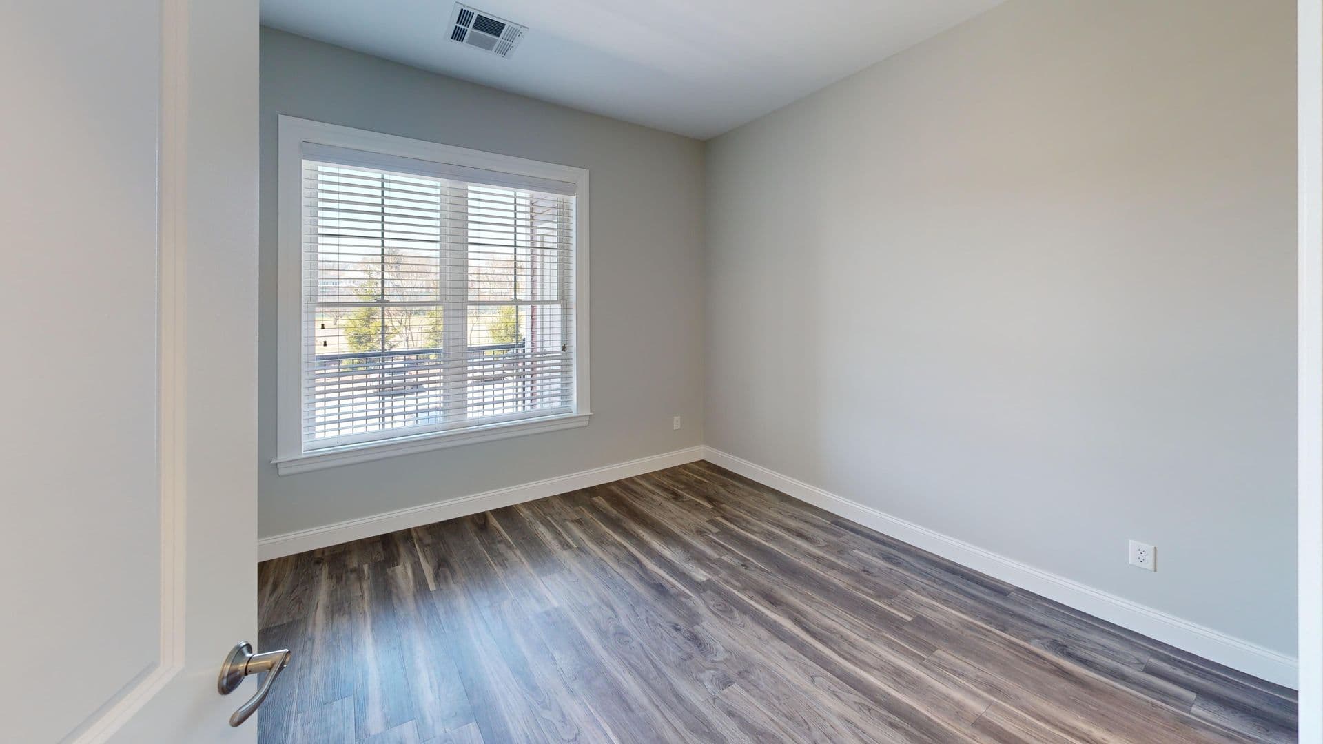 Hamden Apartment: 380 Mather St.