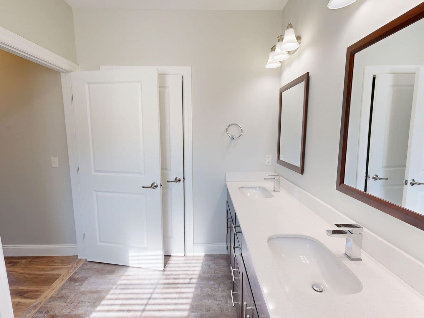 Hamden Apartment: 380 Mather St.