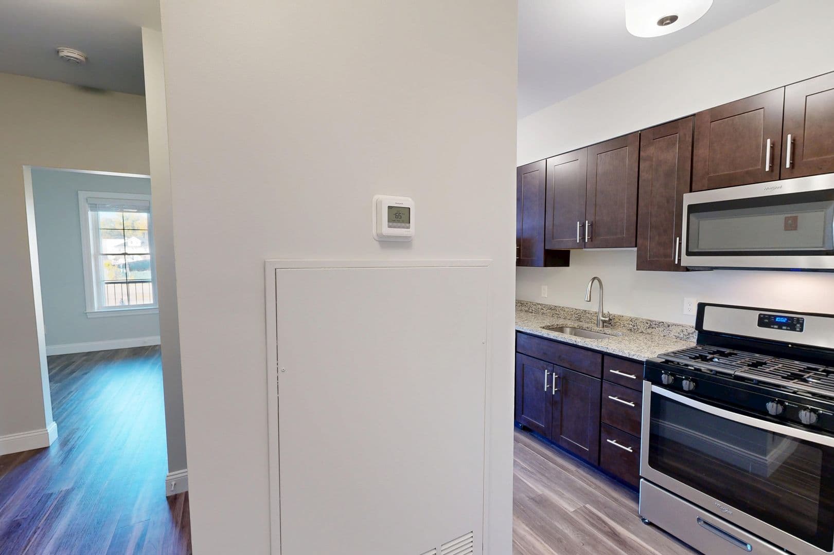 Hamden Apartment: 380 Mather St.