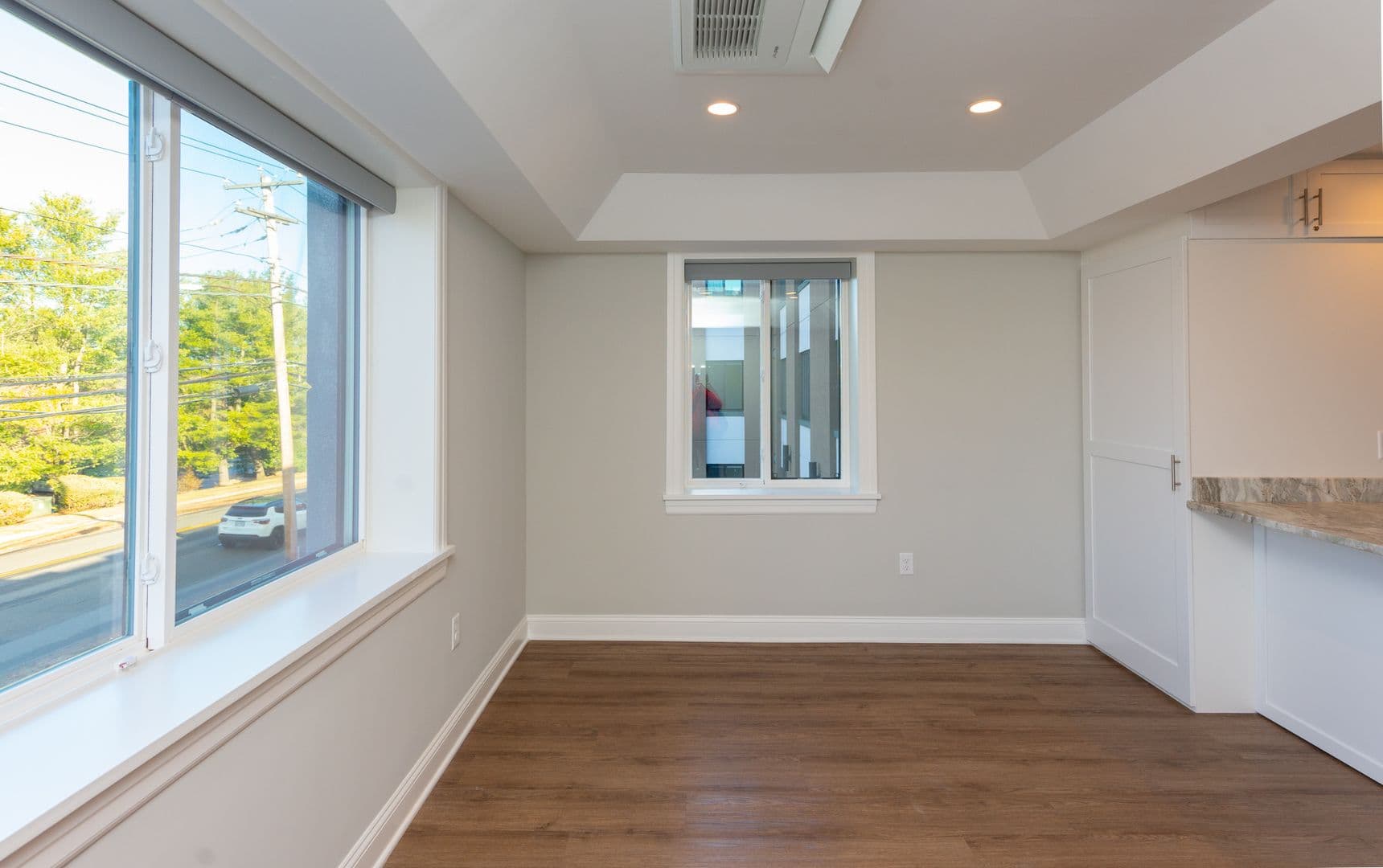 Hamden Apartment: 925 Mix Ave