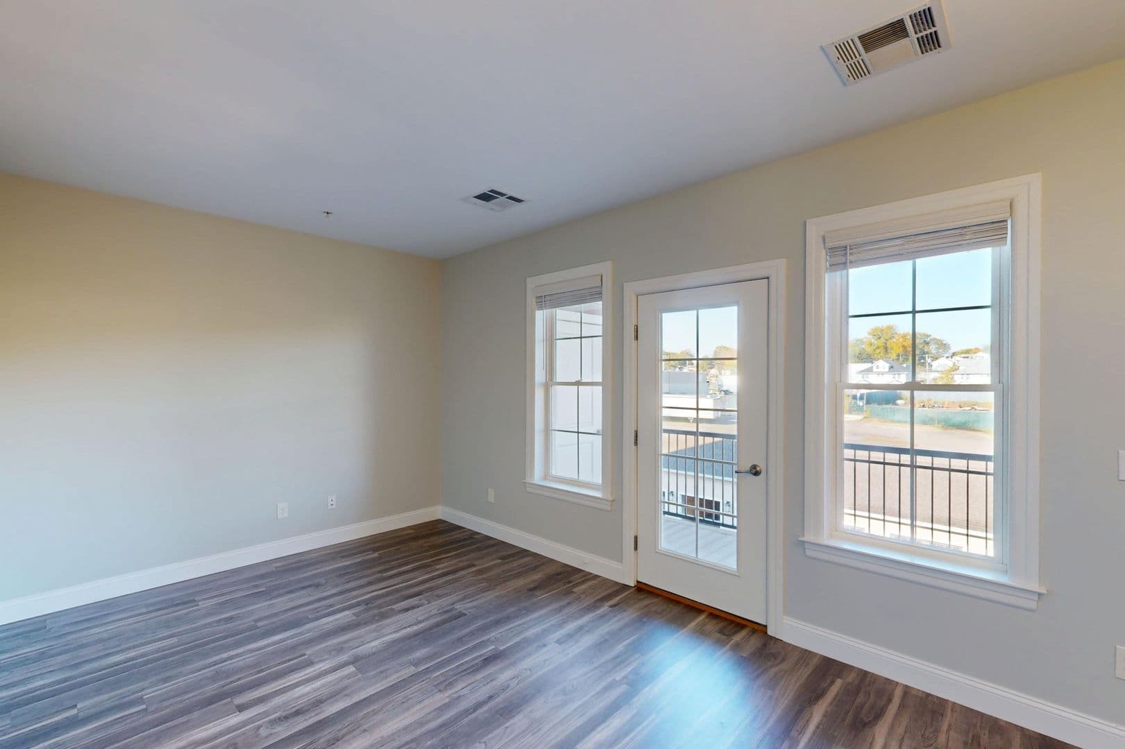 Hamden Apartment: 380 Mather St.