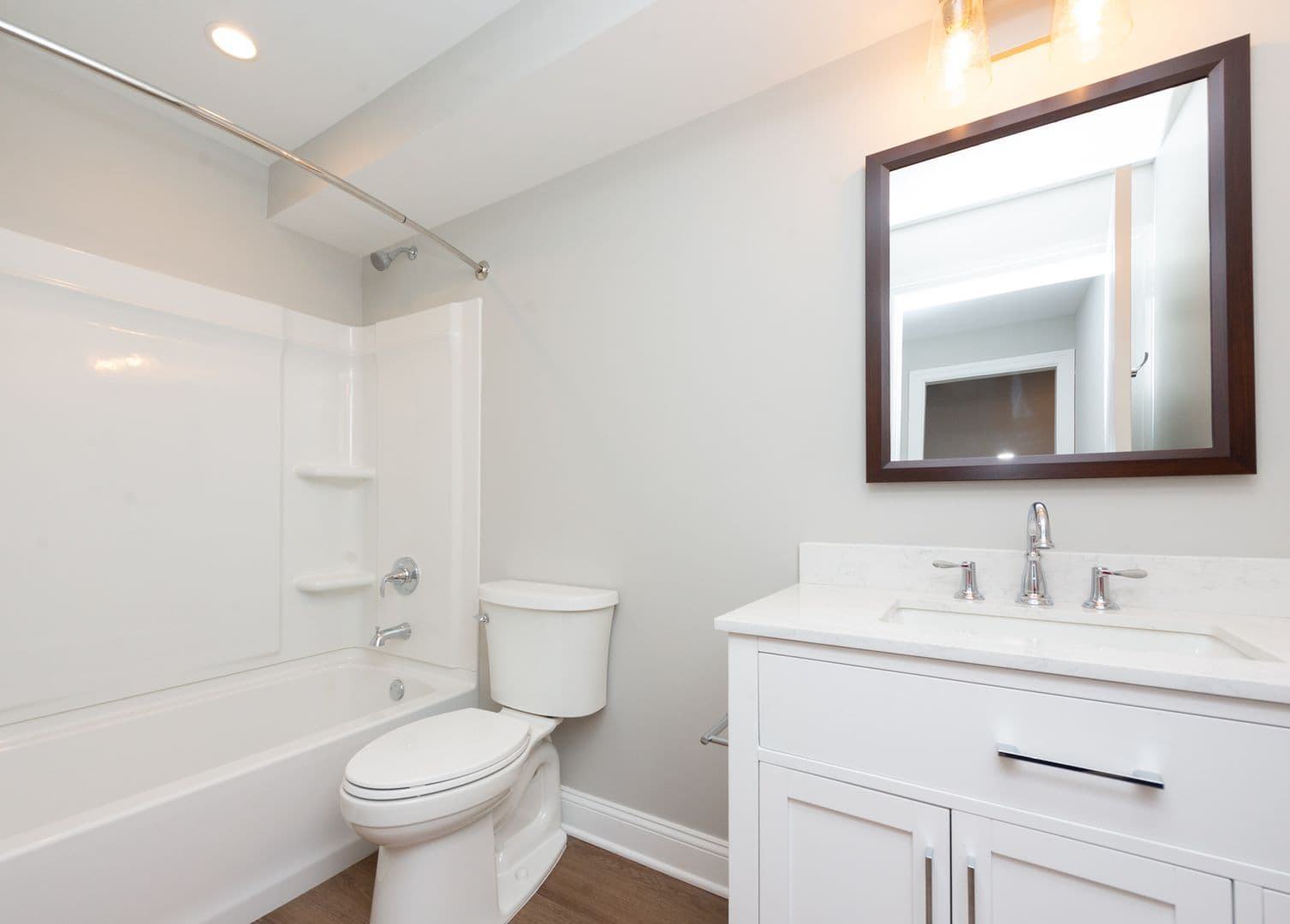 Hamden Apartment: 925 Mix Ave