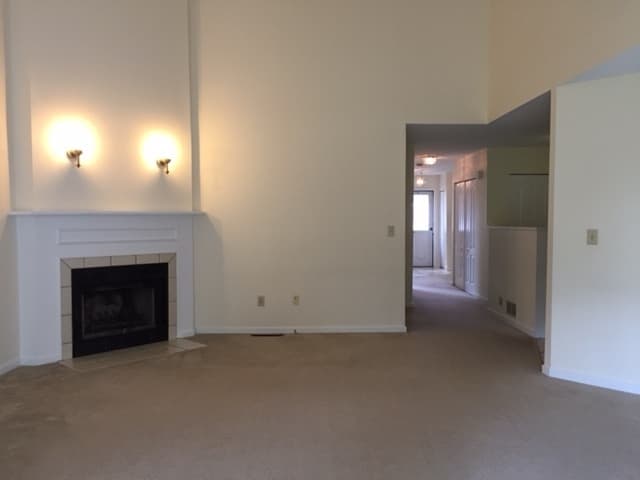 North Haven Apartment: 1298 Hartford Turnpike