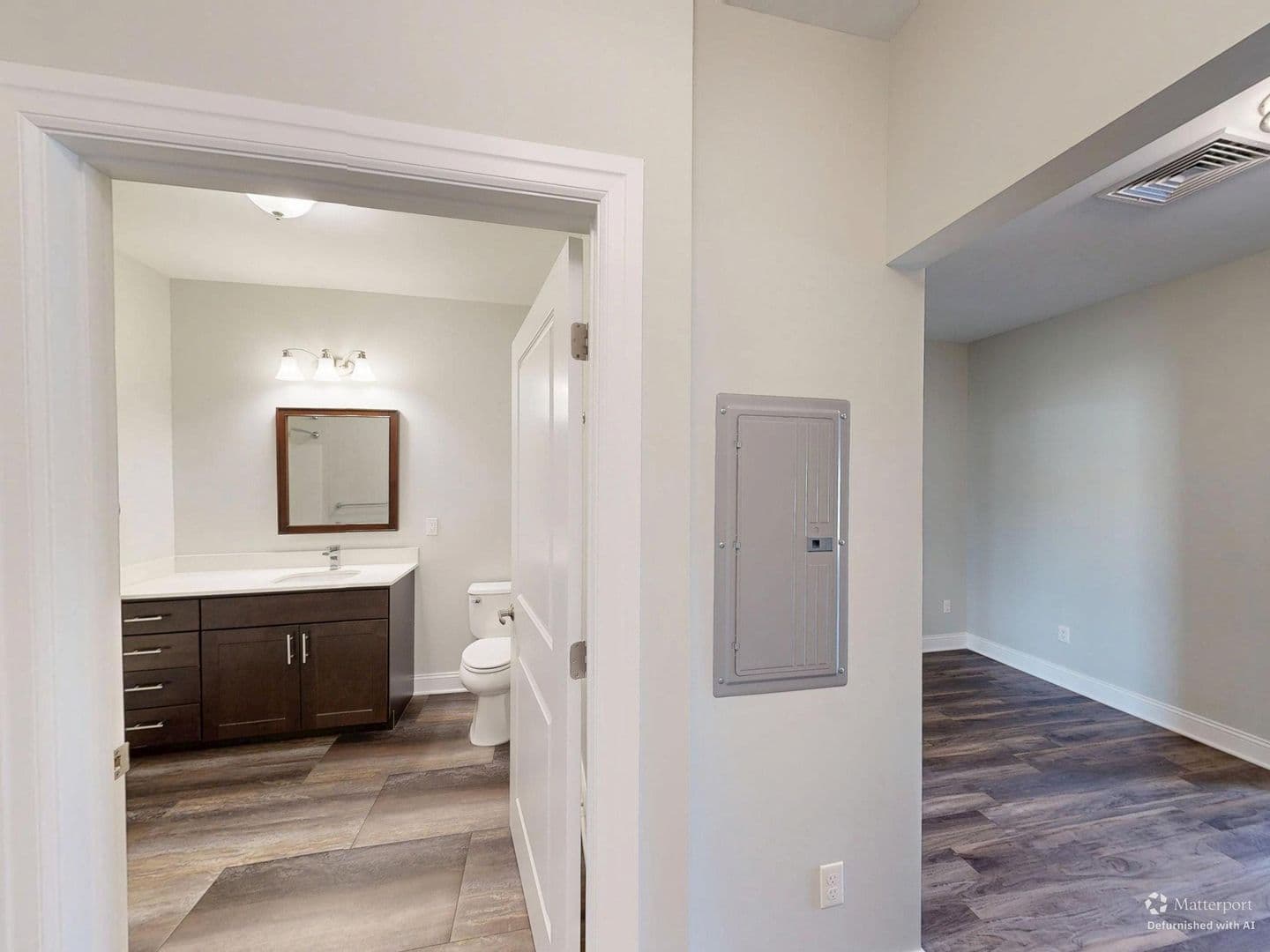 Hamden Apartment: 380 Mather St.